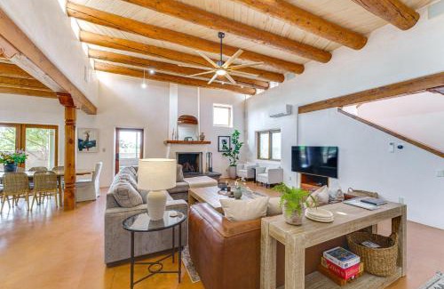 Taos House | Relaxing New Mexico Retreat with Hot Tub & Mountain Views