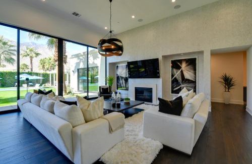 Palm Springs House | Idyllic Palm Springs Home with Scenic Views & Poolside Fun