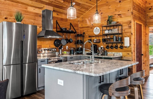 Morganton Cabin | Pet-Friendly Sirius Mtn Ln Cabin with Coffee Bar & Fire Pit