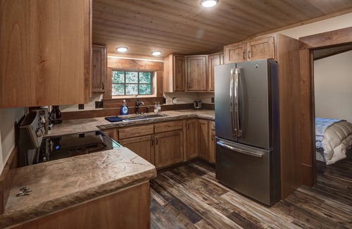 Cooke City-Silver Gate House | Indulgent Getaway at MTNLUX Loft with Sauna & Hot Tub