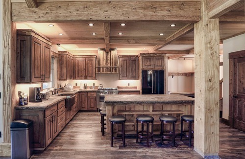 Cooke City-Silver Gate House | Relaxing Refuge Creekside with Sauna & Hot Tub Amenities