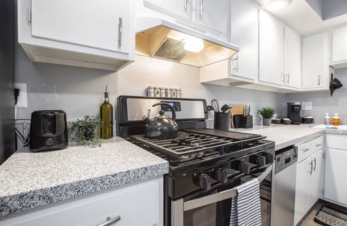 Riverside Apartment | Stylish MTR Private Apartment Near Downtown with Great Amenities