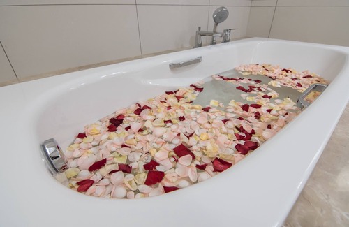 Bandar Puchong Jaya Hotel | MTREE Hotel: Guest Rated 8.2 with Pool & Restaurant