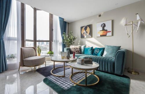 Huaihai Road Commercial Area Apartment | Convenient Shanghai Hills & XING 5732 Homestay Near Metro