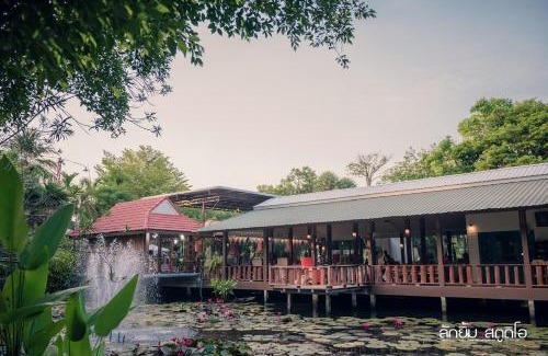 Suphan Buri Resort | Family-Friendly Muaan Resort with Dining & Great Reviews