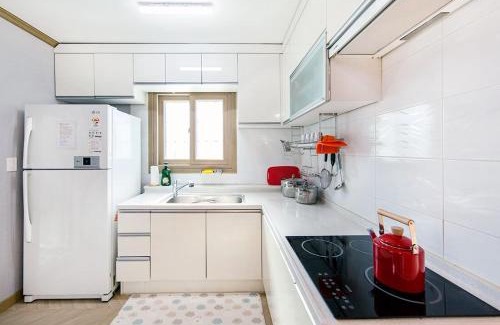 Boryeong House | Family-Friendly Retreat at Muchangpo Chamjoeun Pension