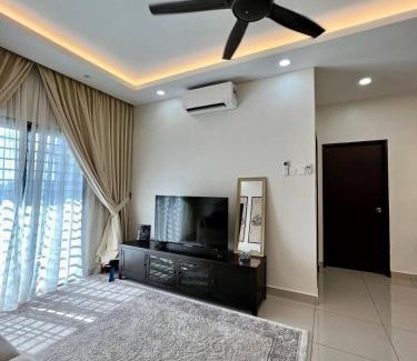 Kajang Apartment | Cozy Muci Residensi Zamrud: Poolside Retreat in Kajang