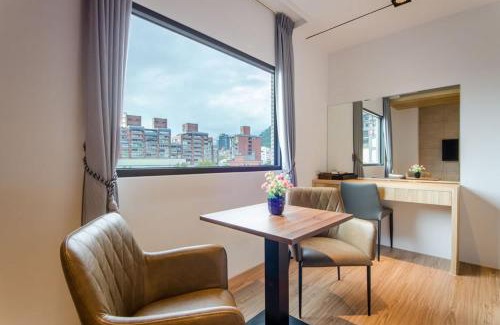 Jiaoxi Hotel | Tranquil Retreat at Mucun Hot Spring Resort with Breakfast