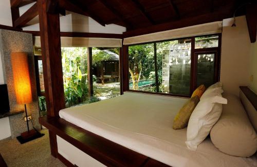 Mudan Hotel | Relax at Mudanwan Villa: 4-Star Retreat with Pool & Breakfast