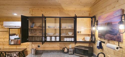 Hanksville House | Pet-Friendly Cabins in Hanksville, Utah - Rated 9.4/10