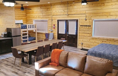 Hanksville Cabin | Pet-Friendly Retreat at Muddy Creek Mining Company