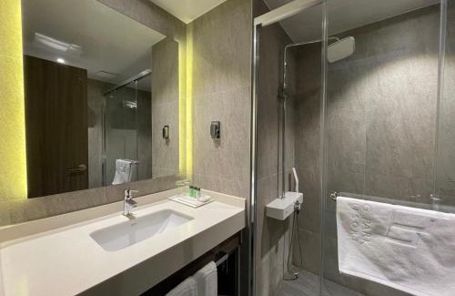 Dong-Gu Hotel | Comfortable Stay at Mudeung Park Hotel with Spa & Breakfast