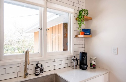 Central Mudgee Cottage | Chic Mudgee Burrow Cottage: Perfect for Families & Pets