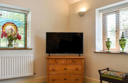Fiddington House | Discover Mudhorse Cottage: Pet & Child Friendly Getaway