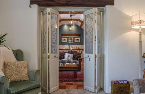 Fiddington House | Discover Mudhorse Cottage: Pet & Child Friendly Getaway