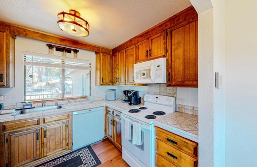 Groveland House | Discover Mueller Fairway House: 10/10 Rating & Family-Friendly