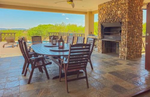 Leeupoort Villa | Experience Mufasa’s Den: 4-Star Paradise with Pool & Hot Tub