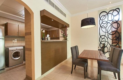 Ras Al Khaimah Apartment | Relaxing Mughal Suites with Pool and Ocean Views Await