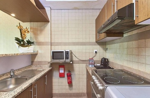 Ras Al Khaimah Apartment | Relaxing Mughal Suites with Pool and Ocean Views Await