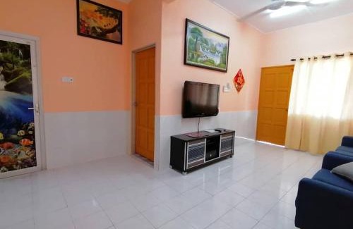 Sungai Besar House | Discover Mui Gim Homestay: Family-Friendly Getaway