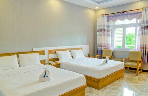 Tuy Phong Hotel | Guest Rated 10/10: Mui Tau Hotel with Ocean Views