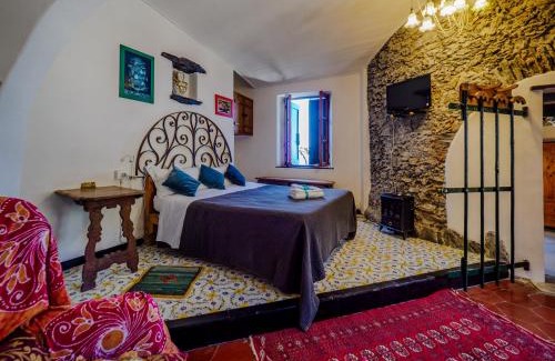 Vernazza Apartment | Experience Muin a Ventu Historical Tower with Ocean Views