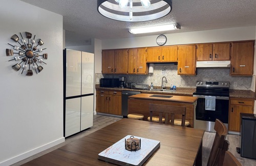 Mendenhall Valley House | MUIR Totem Comfy Home in Juneau Valley