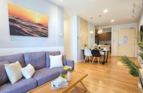 Puchong Apartment | Stylish Muji Home with Balcony & Pool View in Cyberjaya