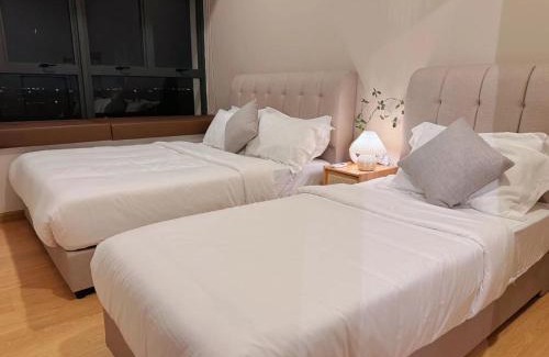 Central District Apartment | Seaview Escape: 4-Star Hotel with Pool & Hot Tub