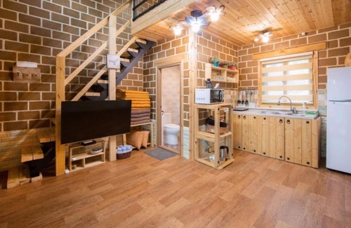Seolcheon-myeon House | Eco-Friendly Muju Heukjip Jeongwon Pension - 10/10 Rated!