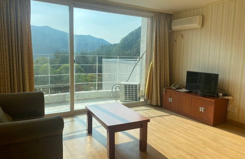 Muju House | Relax at Muju Ilsung Condo: Family-Friendly with Pool Access