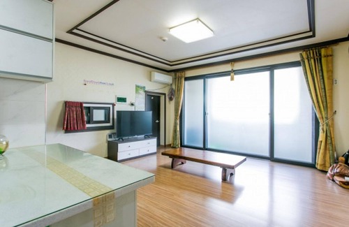Seolcheon-myeon House | Eco-Friendly Getaway at Muju Rainbow Pension - 8.6/10 Rated