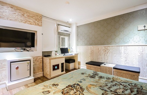 Muju Hotel | Eco-Friendly Stay at Muju Rivera with Breakfast Included