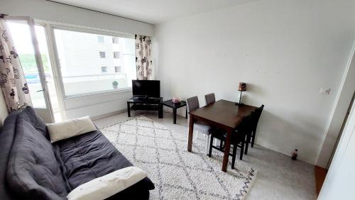 Oulu Apartment | Pet-Friendly Mukava Kaksio: Ideal for Families and Pets