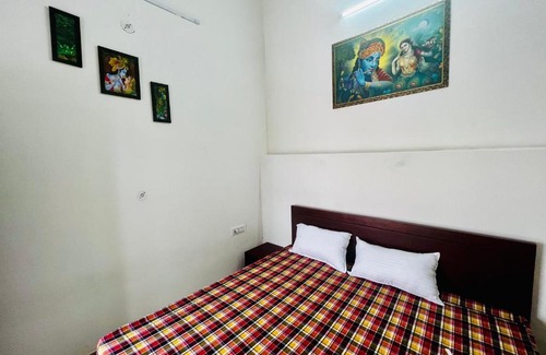 Barsana House | Welcoming Mukhiya Ji Kripa Nikunj: Family-Friendly Stay