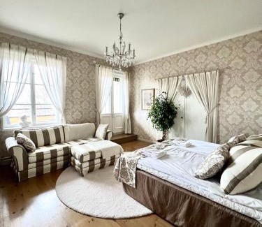 Lahti Hotel | Relax at Mukkulan Kartano: Ocean View & Pet-Friendly Retreat