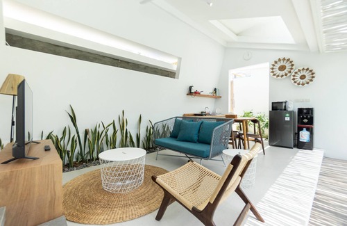 Berawa Villa | Relax at Mula Villa: Family-Friendly with Pool & Breakfast