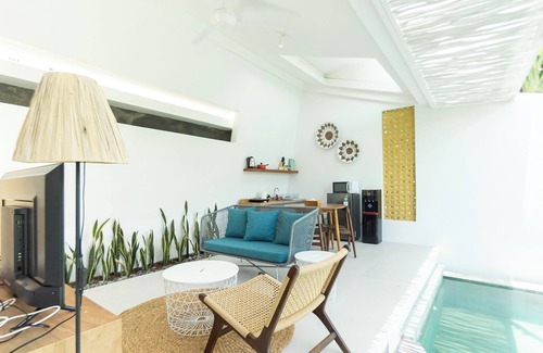 Berawa Villa | Relax at Mula Villa: Family-Friendly with Pool & Breakfast