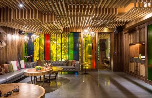 Xitun District Hotel | Cozy Mulan Motel: Family-Friendly with Hot Tub & Breakfast