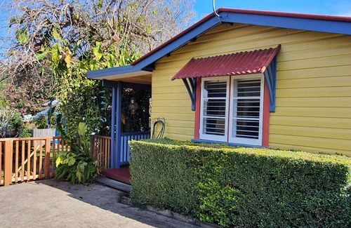 Bellingen Cottage | Mulberry Cottage: Steps from Town with Oceanfront Views