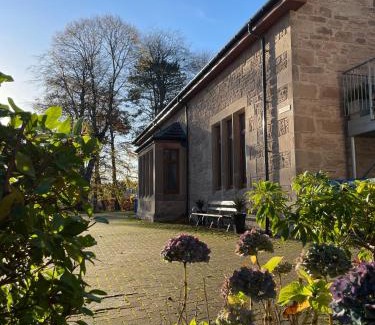 Nairn Apartment | Exquisite Mulberry: Pet-Friendly Haven with Top Ratings