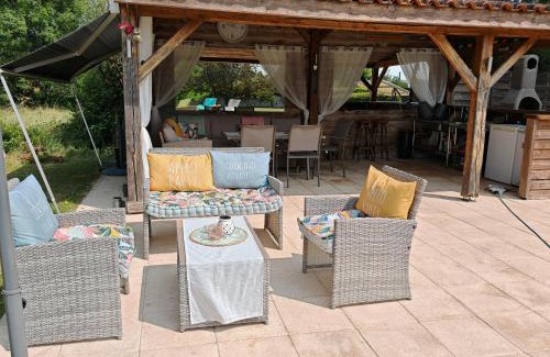 Peyrat-de-Bellac Apartment | Mulberry Gite: Oceanfront Retreat with Pool Access