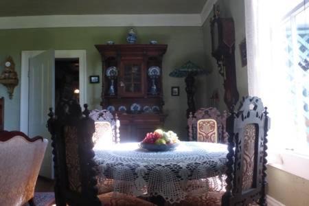 Mulberry Bed & Breakfast | Charming Mulberry Lavender Farm B&B with Family Amenities