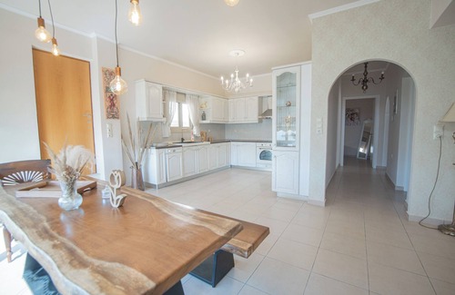 Kalo Chorio Villa | Family-Friendly Escape at Mulberry Treevilla Awaits You