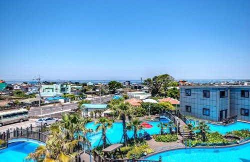 Hallim Resort | Relax at Mulddeule Shimpang Resort with Pool & Ocean Views