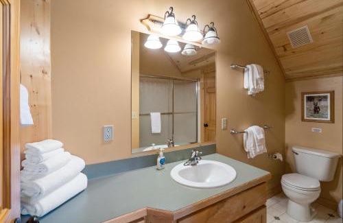 Lazy Acres House | Child-Friendly Mule Deer Cabin: 4-Star Guest Rated Escape