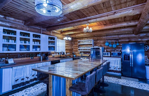 Hot Springs Cabin | Exceptional Mule Deer Ridge at Seven Sisters - Family-Friendly Retreat