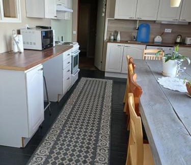 Paajarvi Bed & Breakfast | Discover Mulikan HillTon B&B: Pet-Friendly Retreat Awaits