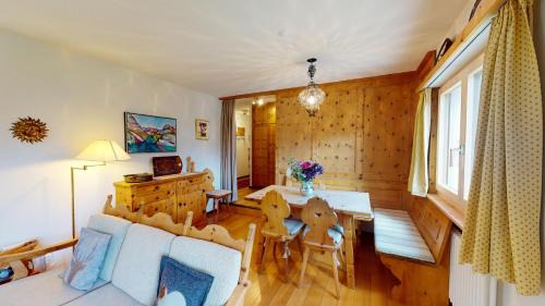 Celerina-Schlarigna Apartment | Discover Mulin: 4-Star Family-Friendly Retreat Awaits