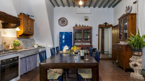 Ponte di Gabbiano Villa | MULINO NEL CHIANTI: 4-Star Gem with Ocean Views and Pool
